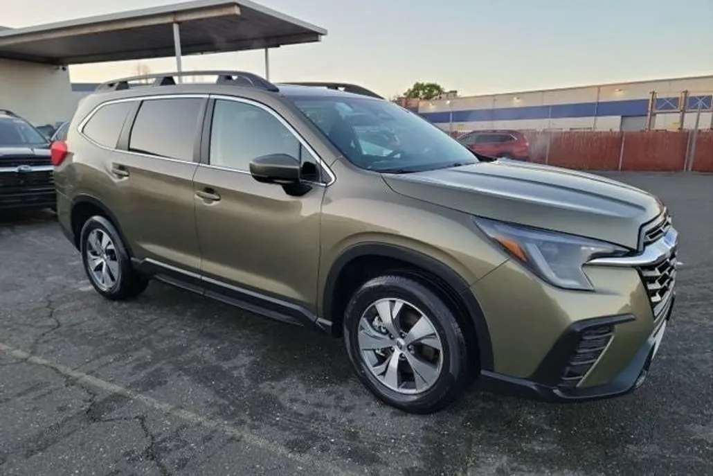 2024 Subaru Ascent Premium photo 1