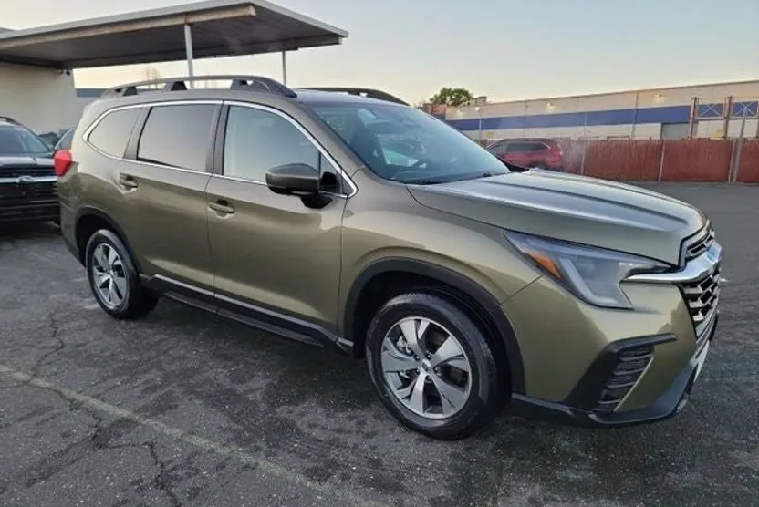 2024 Subaru Ascent Premium photo 1