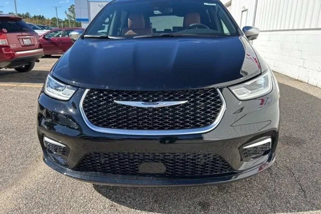 2026 Chrysler Pacifica Pinnacle photo 1