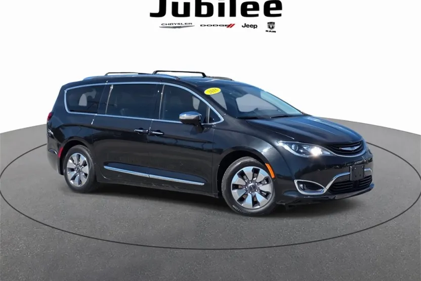 2018 Chrysler Pacifica Hybrid Limited photo 1