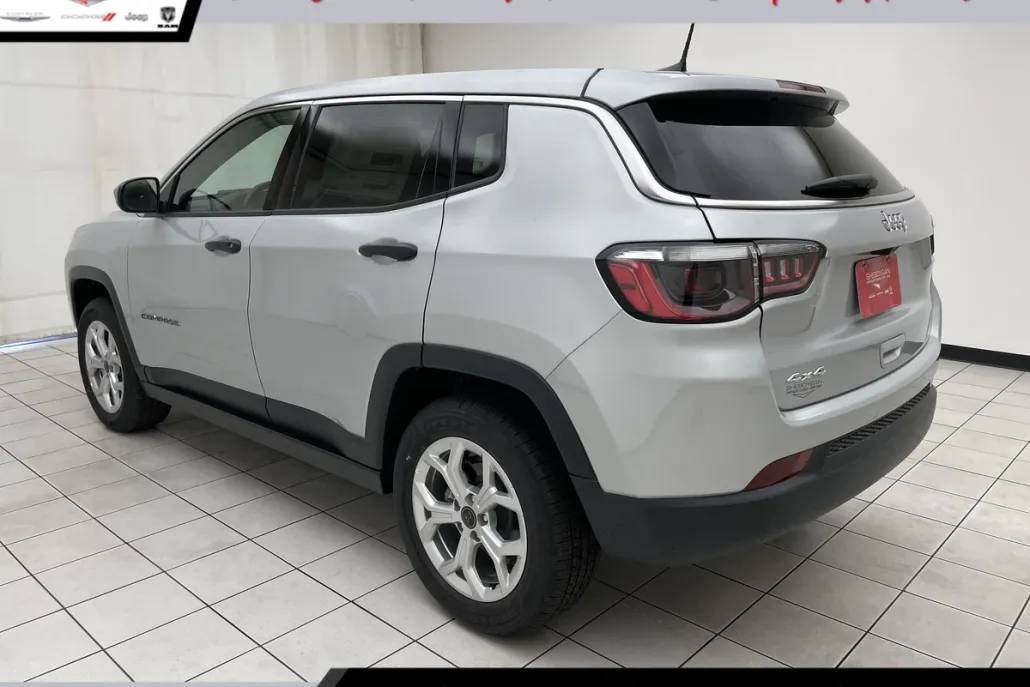 2025 Jeep Compass Sport photo 1