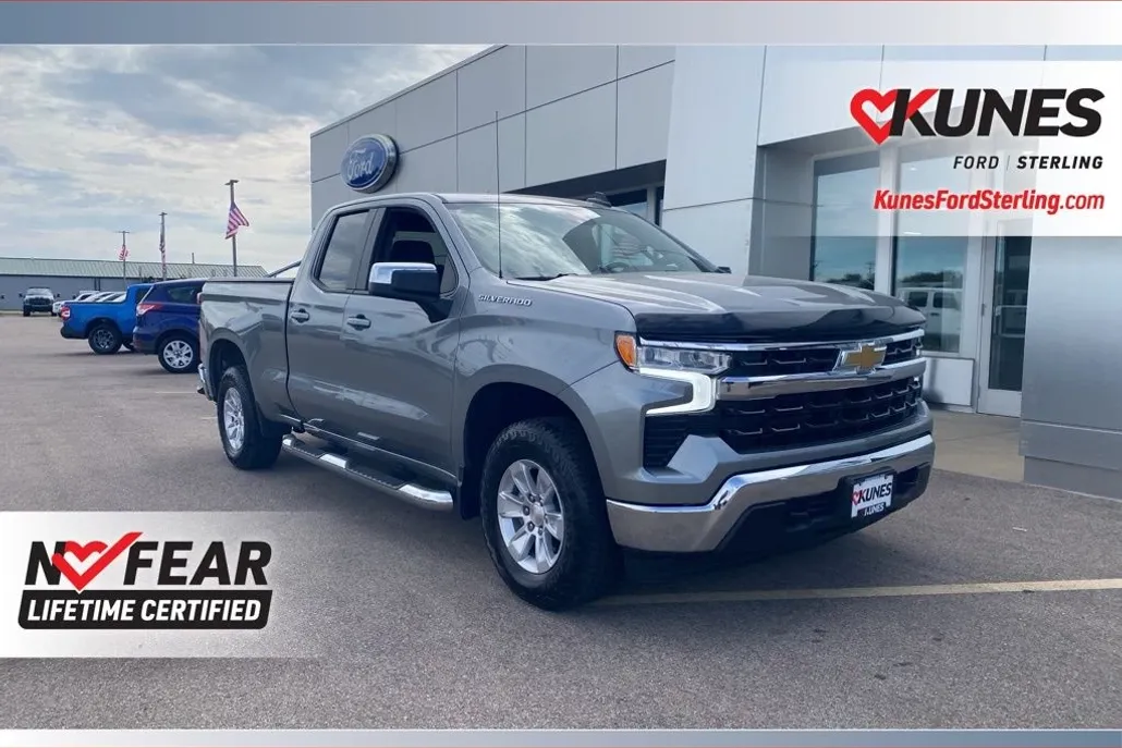 2023 Chevrolet Silverado 1500 LT1 photo 1