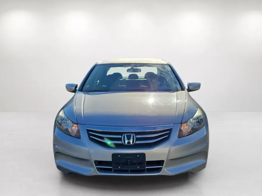 2011 Honda Accord LX-P photo 1