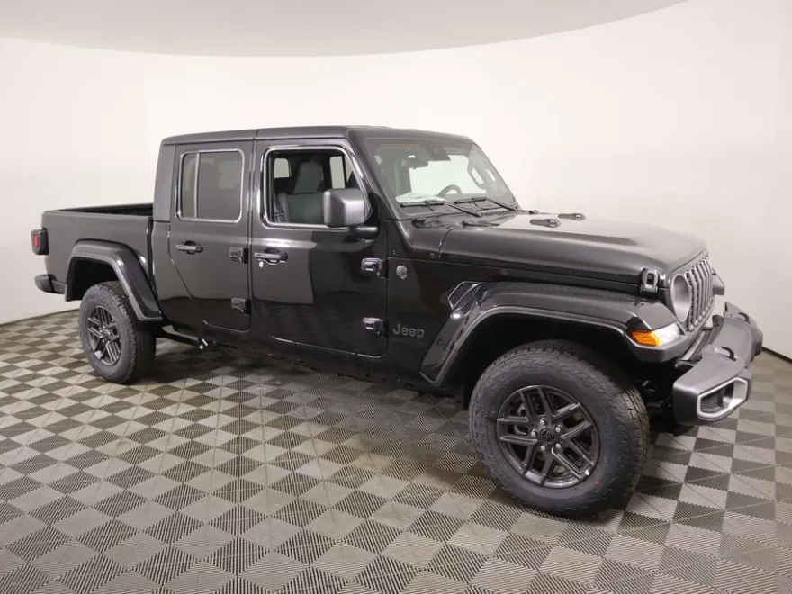 2025 Jeep Gladiator Sport S photo 1