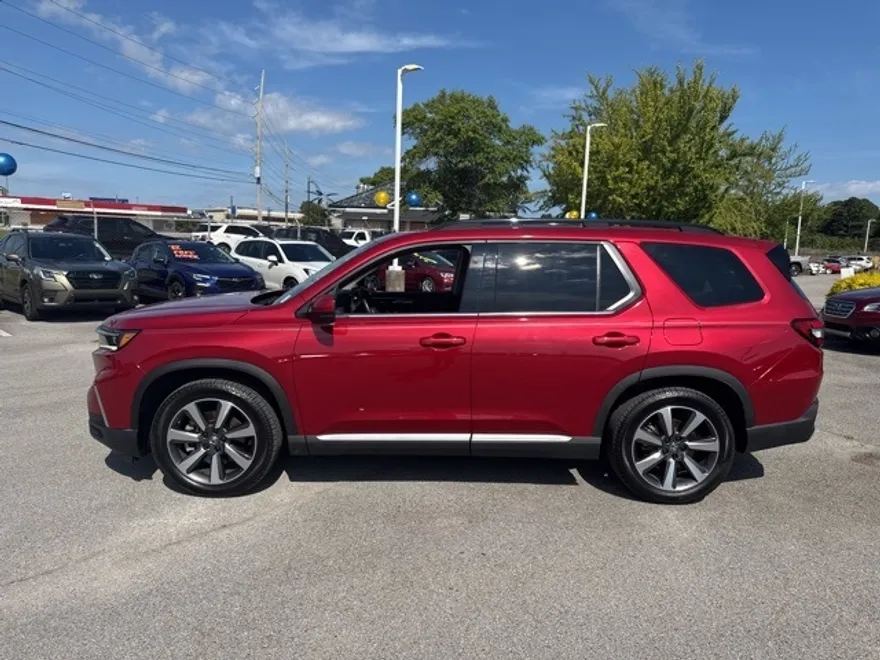 2023 Honda Pilot Touring photo 1