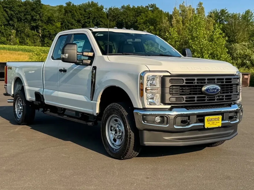 2025 Ford F-350 photo 1