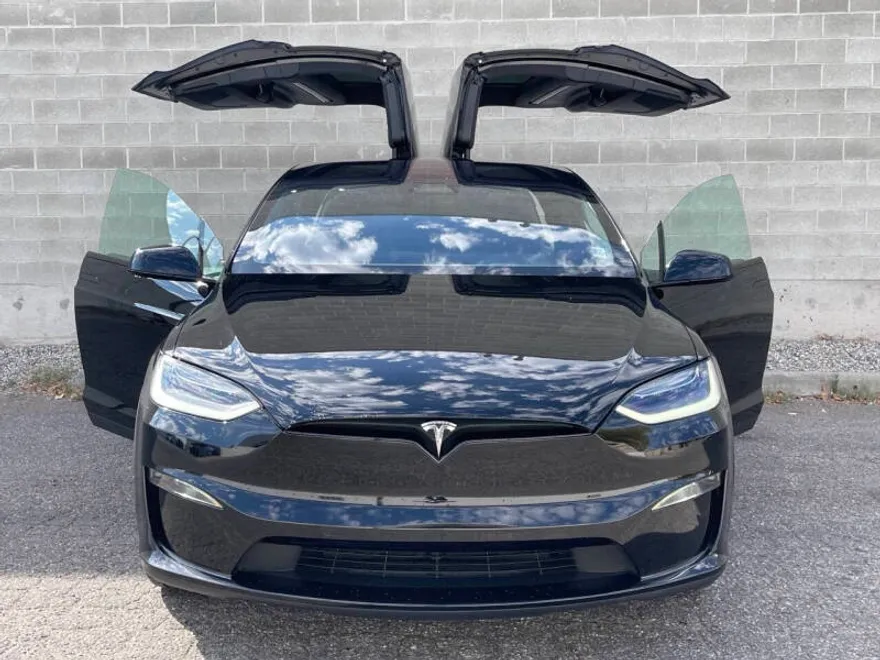 2022 Tesla Model X Plaid photo 1