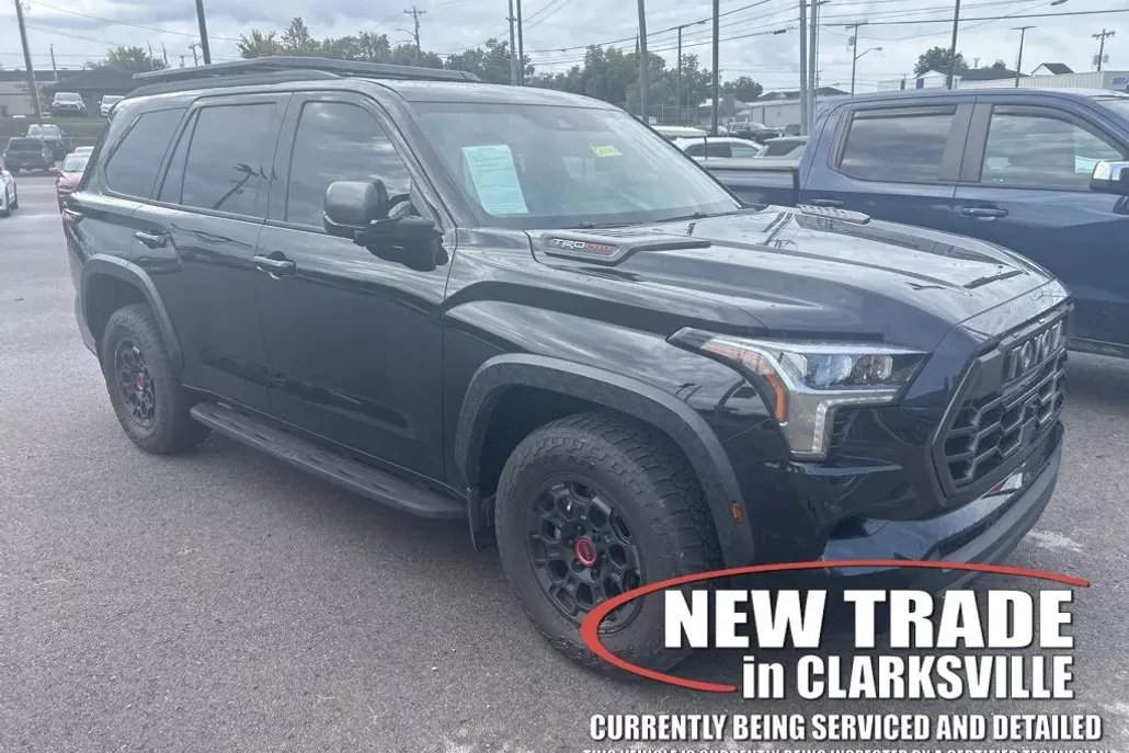 2024 Toyota Sequoia SR5 photo 1