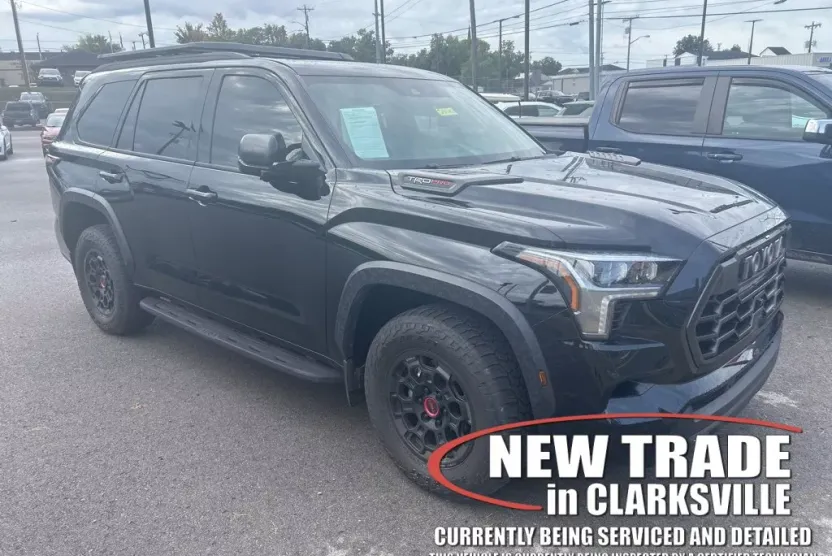 2024 Toyota Sequoia SR5 photo 1