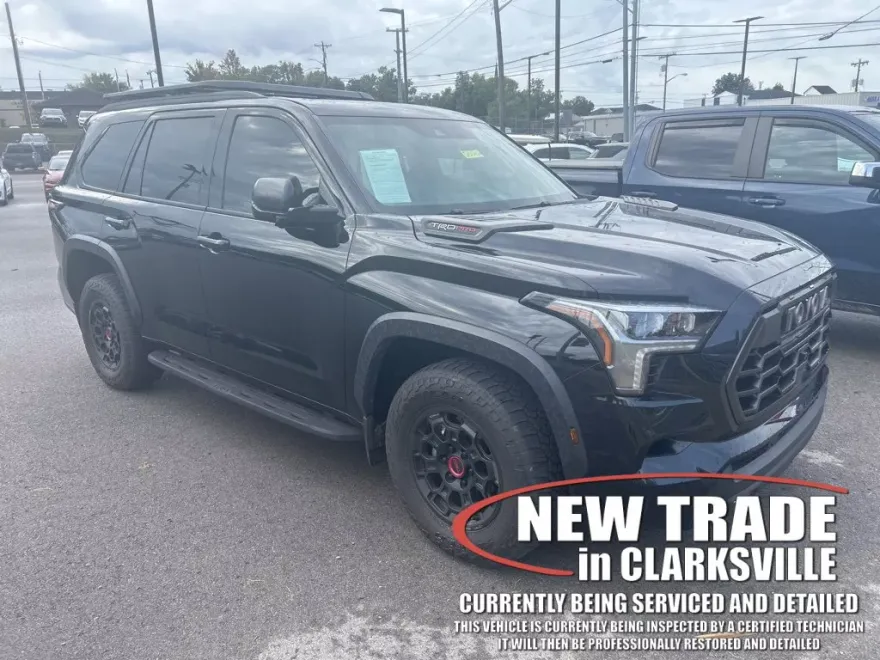 2024 Toyota Sequoia SR5 photo 1
