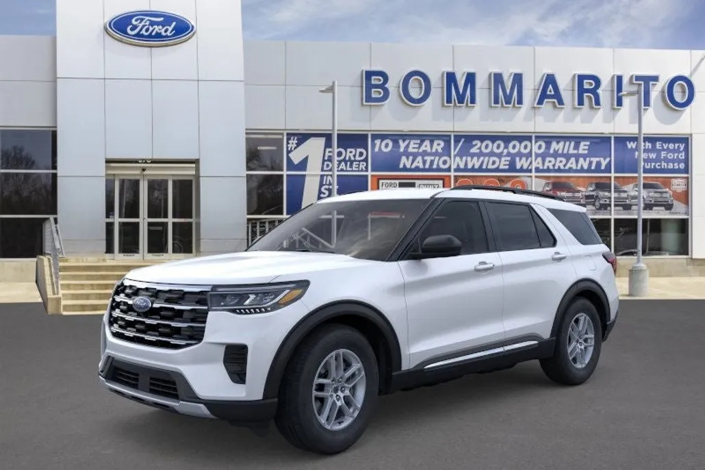 2025 Ford Explorer photo 1