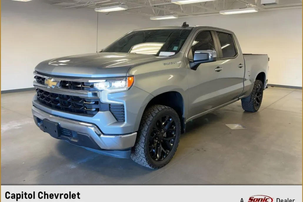 2023 Chevrolet Silverado 1500 LT photo 1