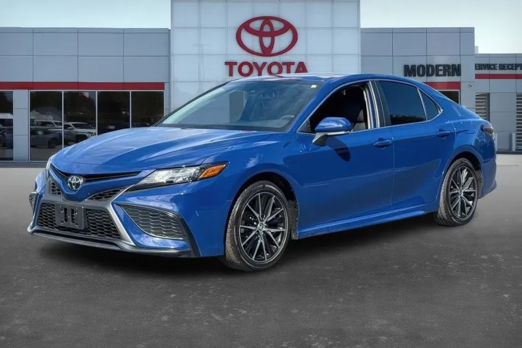 2024 Toyota Camry SE photo 1