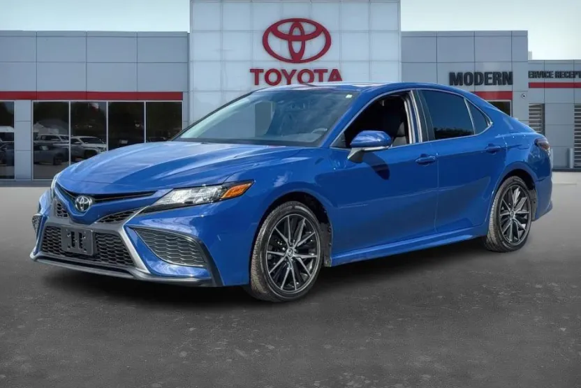 2024 Toyota Camry SE photo 1