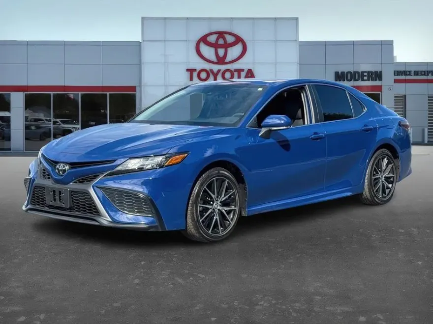 2024 Toyota Camry SE photo 1