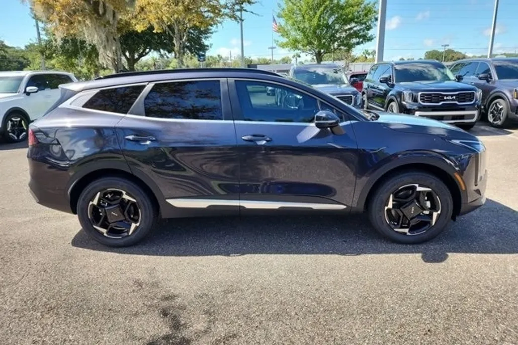 2026 Kia Sportage EX photo 1