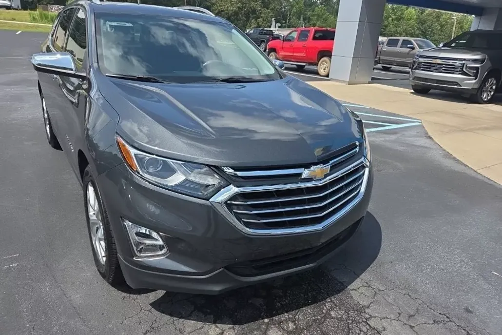 2021 Chevrolet Equinox Premier photo 1