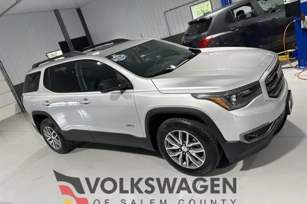2017 Gmc Acadia SLE photo 1