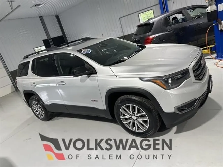 2017 Gmc Acadia SLE photo 1