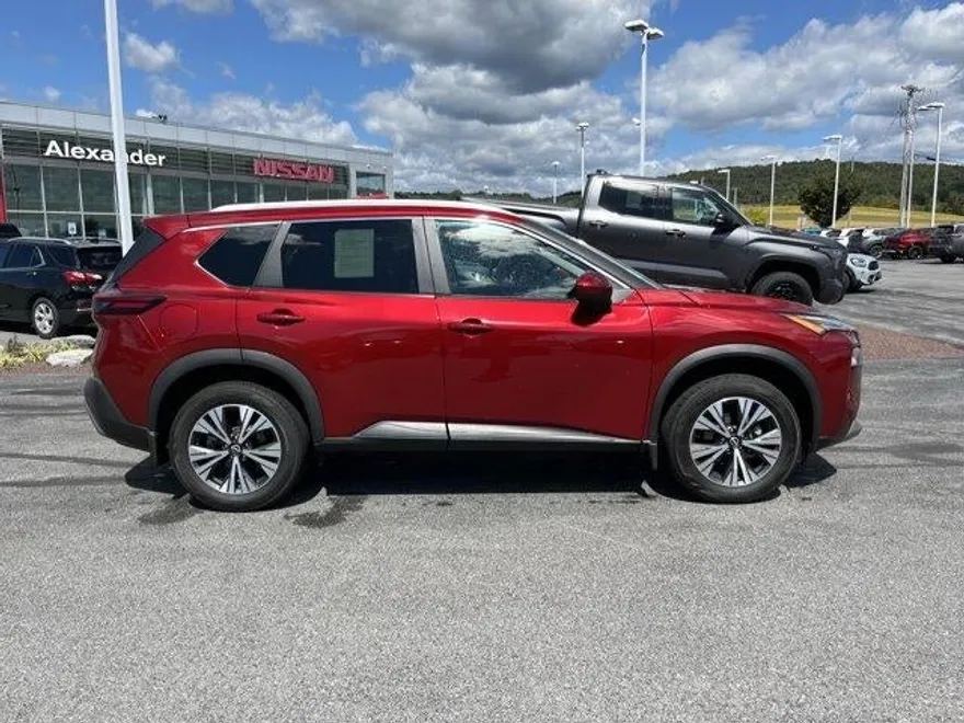 2023 Nissan Rogue AWD SV photo 1