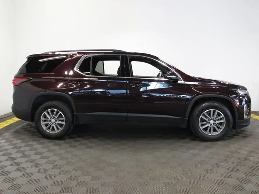2023 Chevrolet Traverse 1LT photo 1