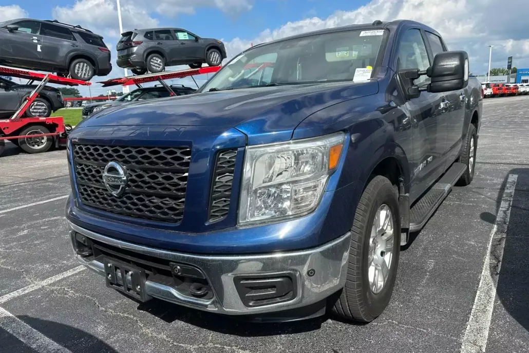 2019 Nissan Titan SV photo 1