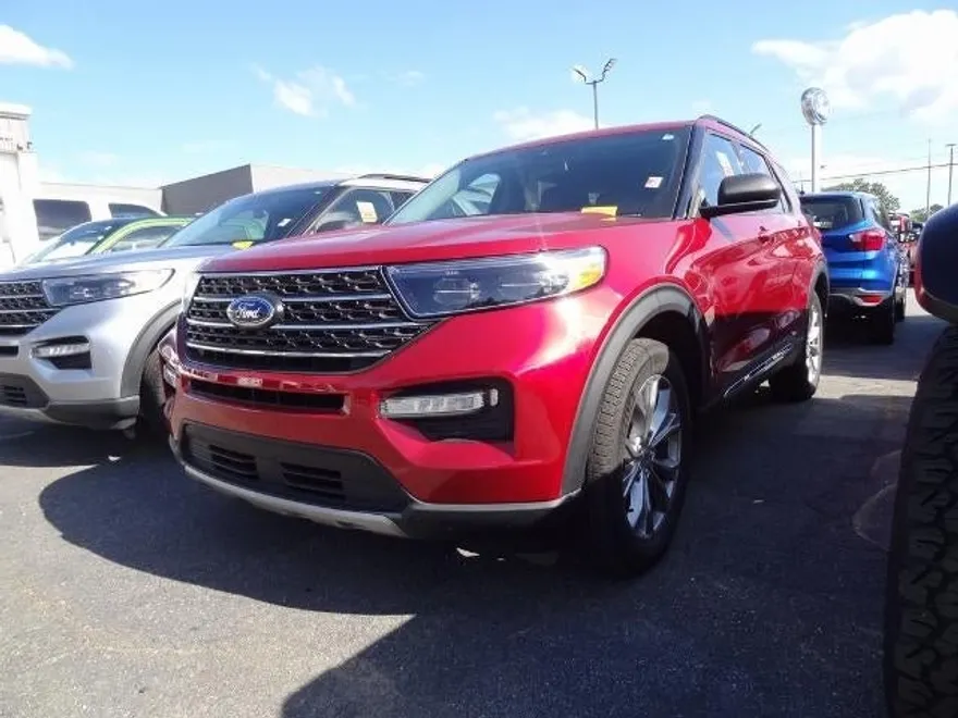 2022 Ford Explorer XLT photo 1