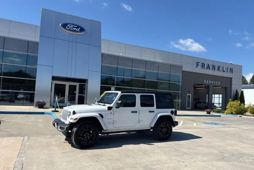 2023 Jeep Wrangler Sahara 4xe photo 1