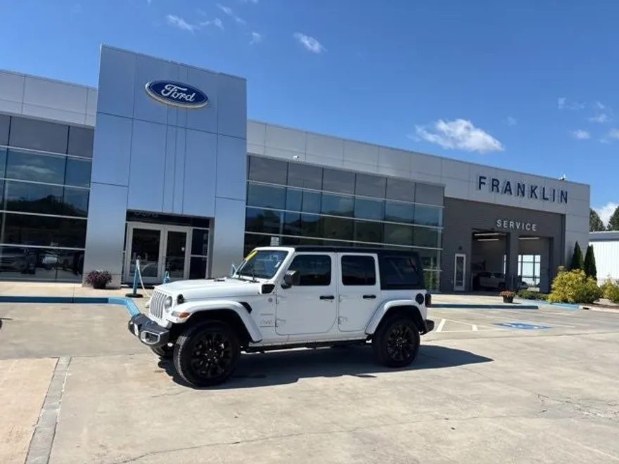 2023 Jeep Wrangler Sahara 4xe photo 1