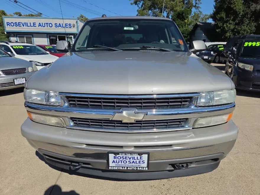 2005 Chevrolet Suburban 1500 LT photo 1