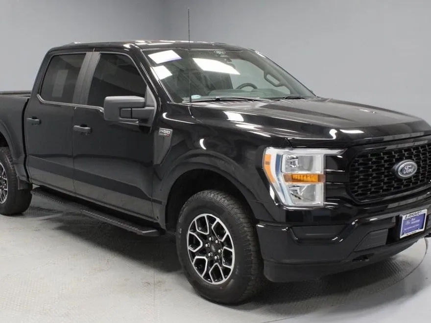 2022 Ford F-150 XL photo 1