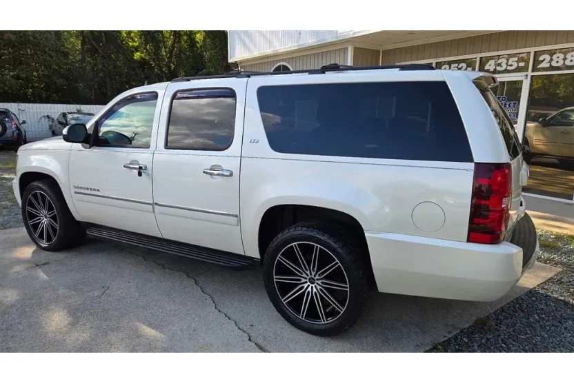 2013 Chevrolet Suburban LTZ 1500 photo 1