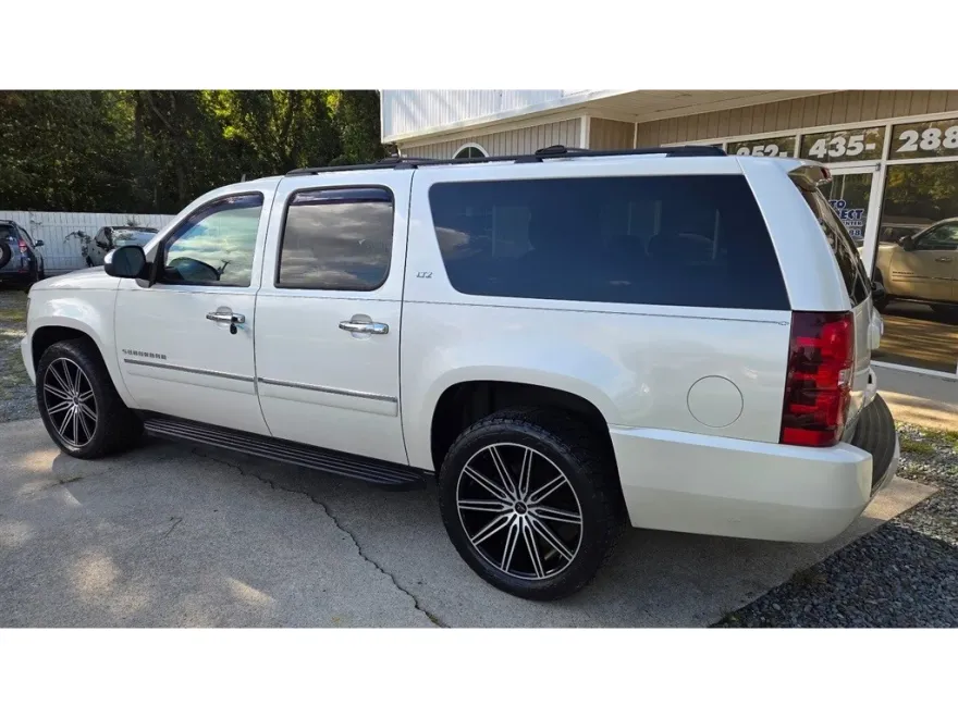 2013 Chevrolet Suburban LTZ 1500 photo 1