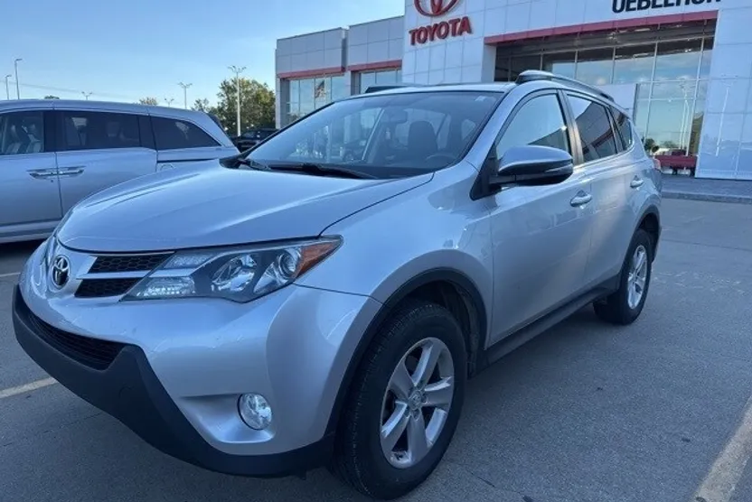 2013 Toyota RAV4 XLE photo 1