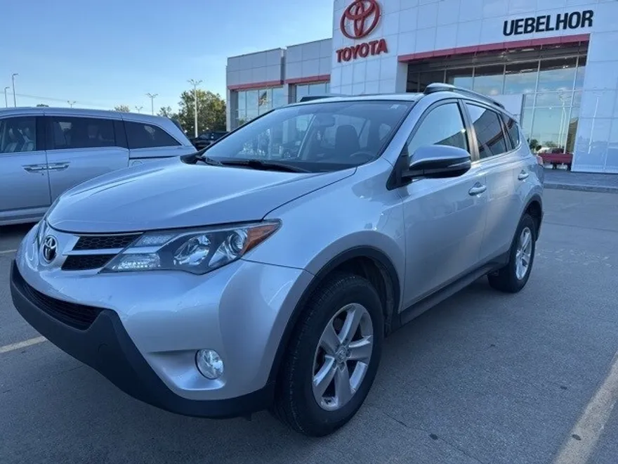 2013 Toyota RAV4 XLE photo 1