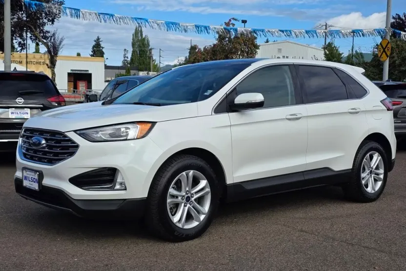 2020 Ford Edge SEL photo 1