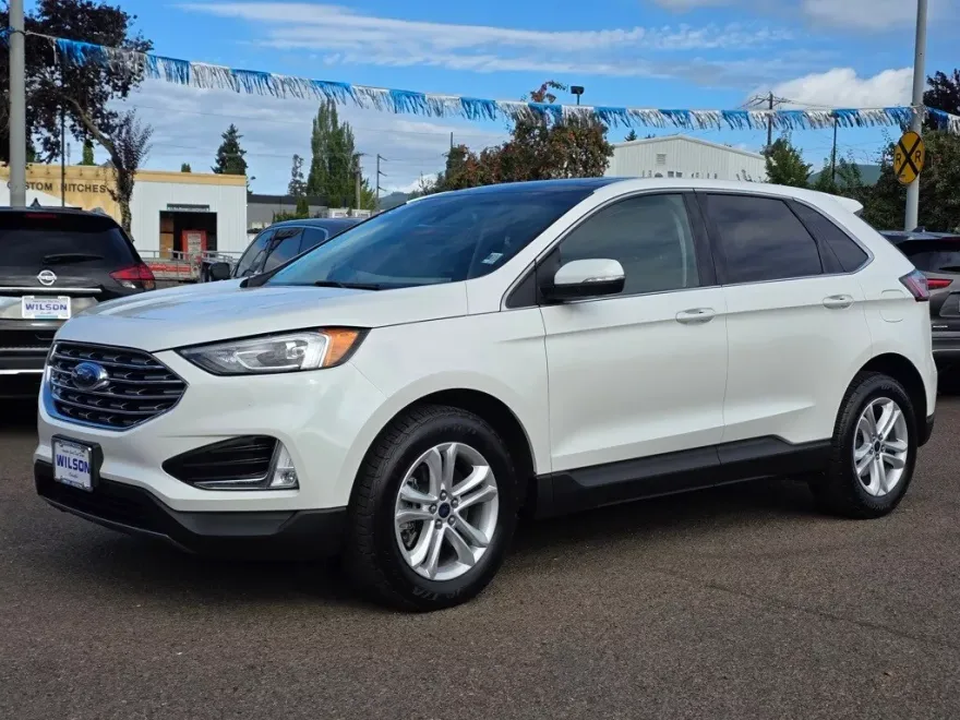 2020 Ford Edge SEL photo 1