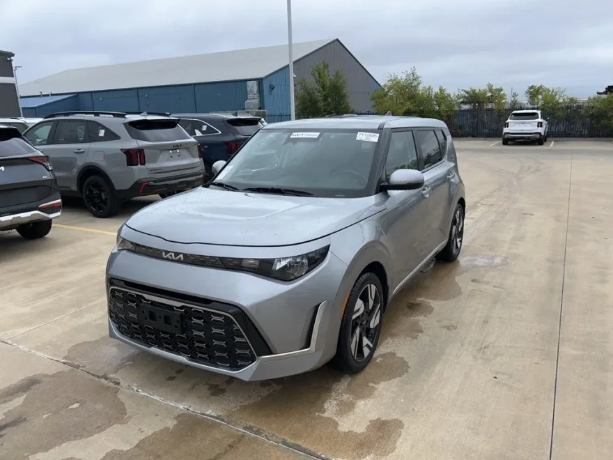 2023 Kia Soul GT-Line photo 1