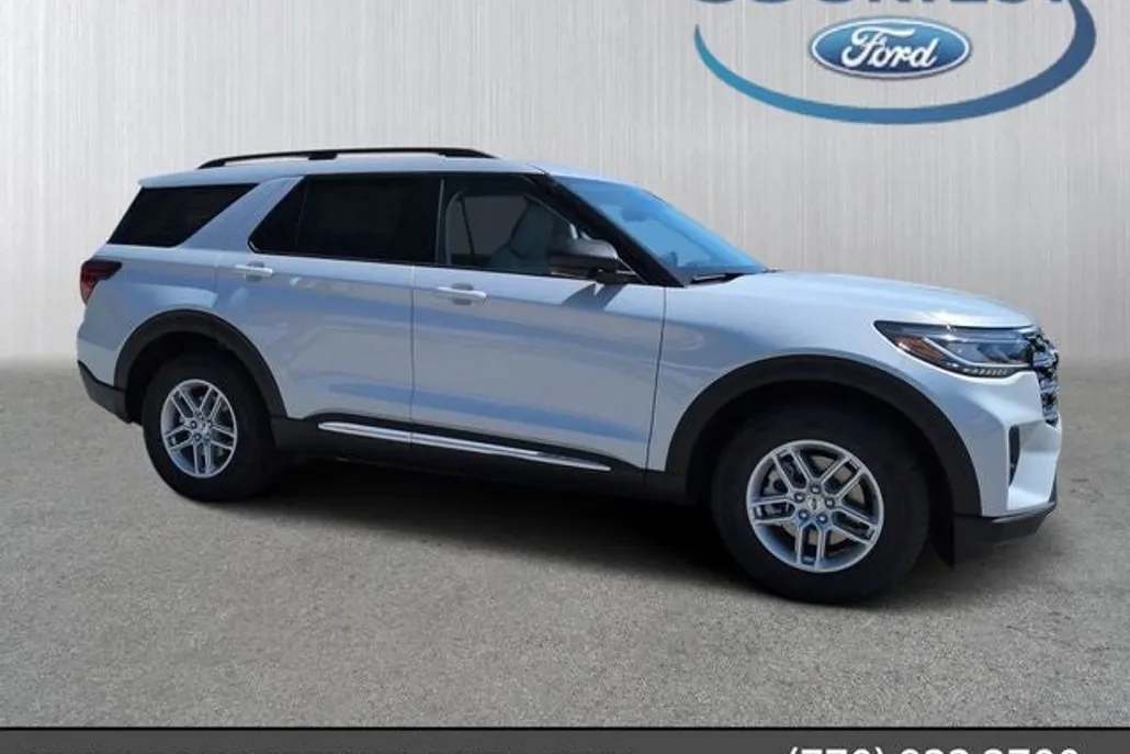 2025 Ford Explorer photo 1