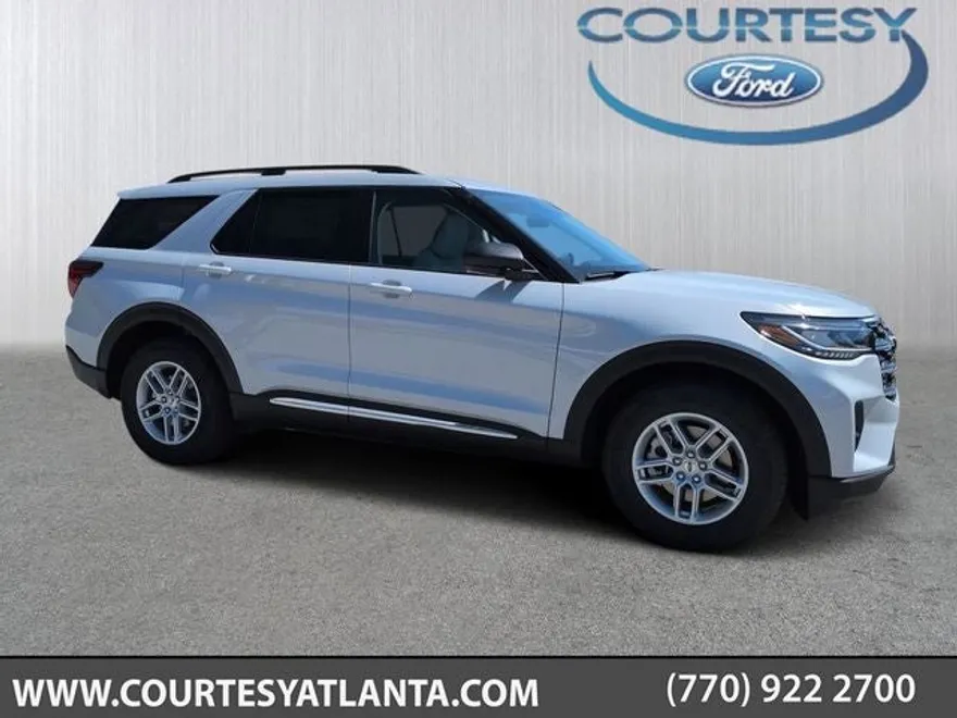 2025 Ford Explorer photo 1