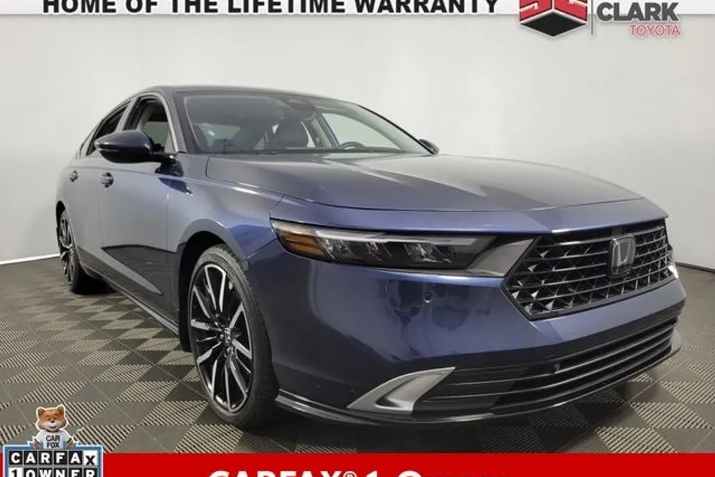 2023 Honda Accord Hybrid Touring photo 1