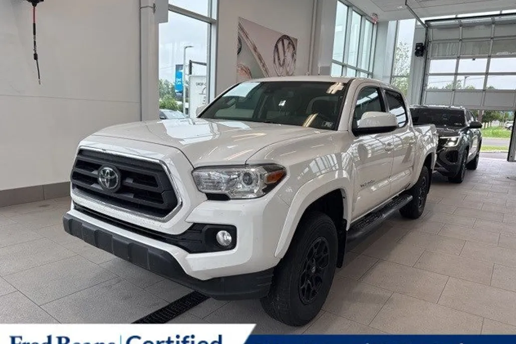 2022 Toyota Tacoma SR5 photo 1