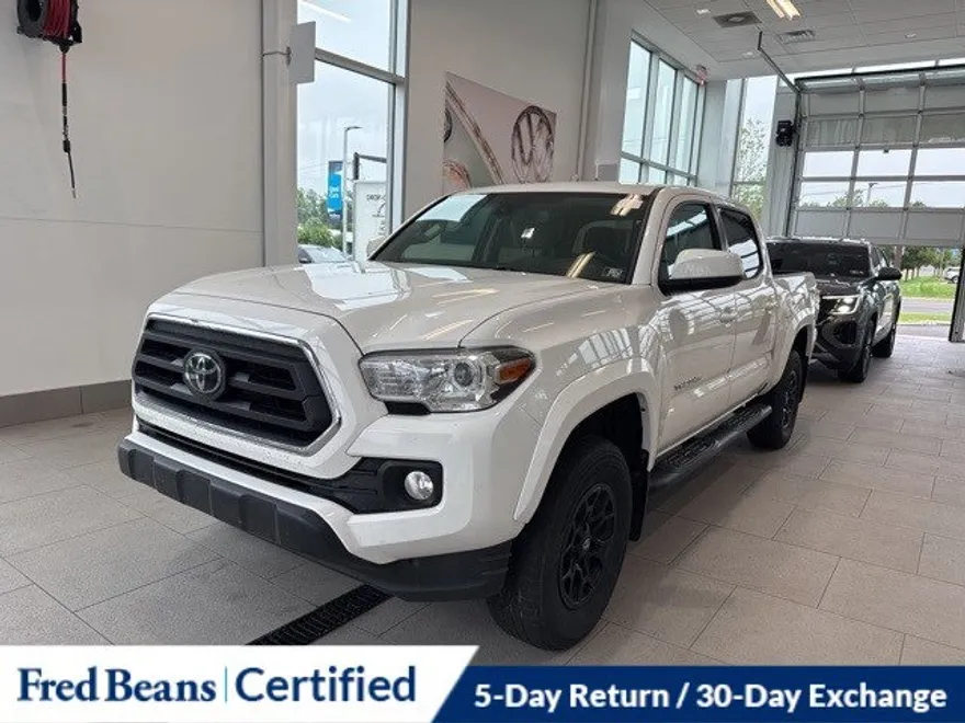 2022 Toyota Tacoma SR5 photo 1