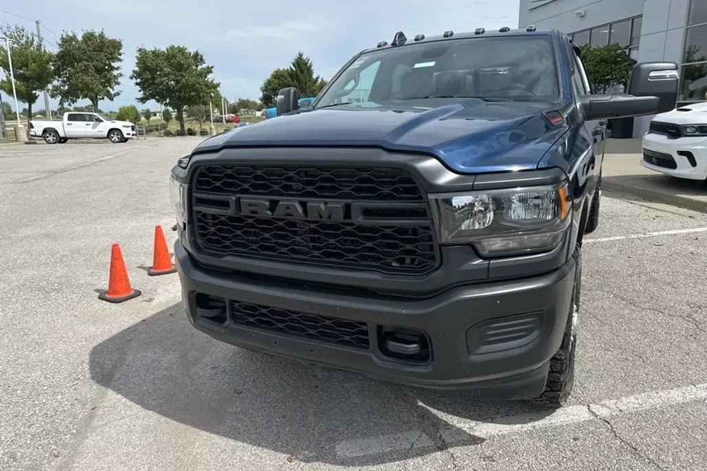 2024 Ram 3500 Tradesman photo 1