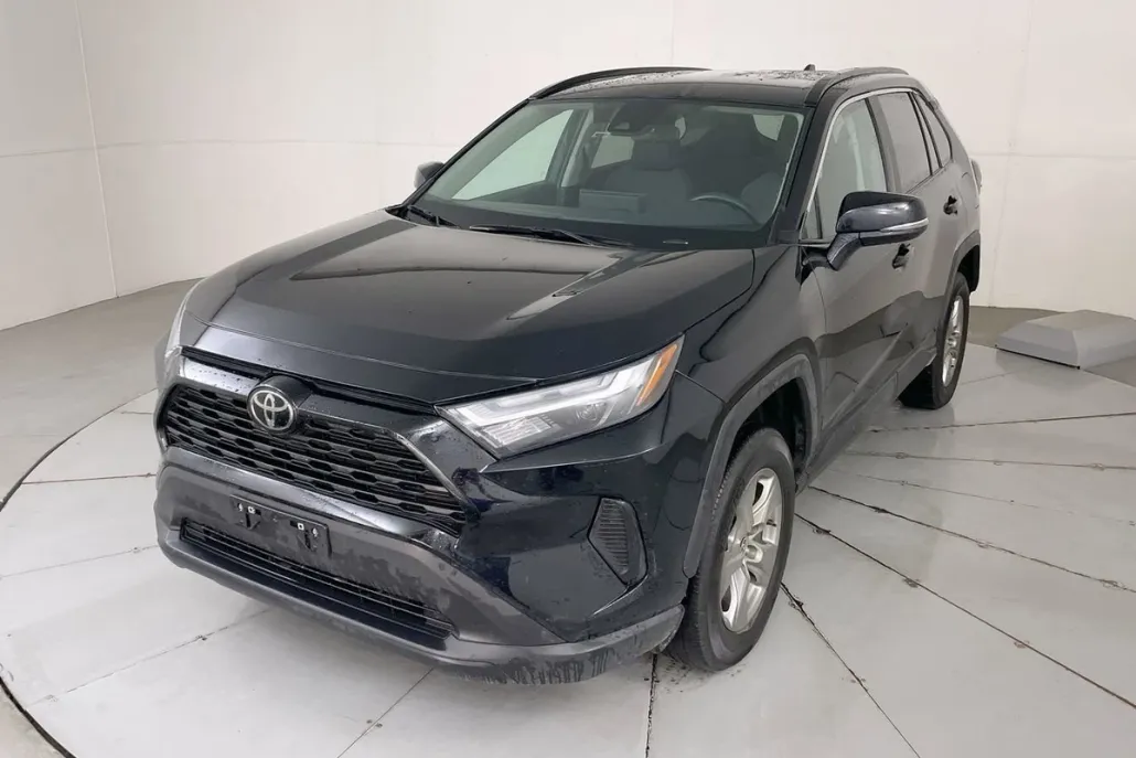 2024 Toyota RAV4 XLE photo 1