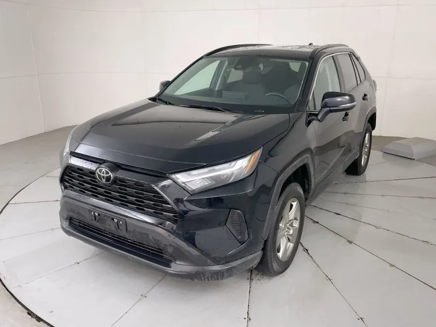 2024 Toyota RAV4 XLE photo 1