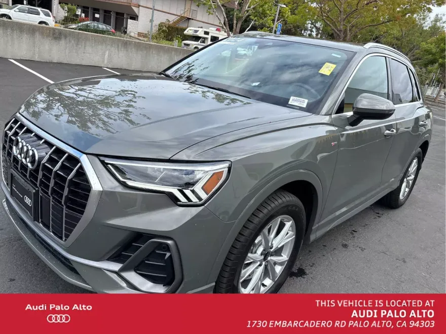 2024 Audi Q3 45 TFSI S line Premium photo 1