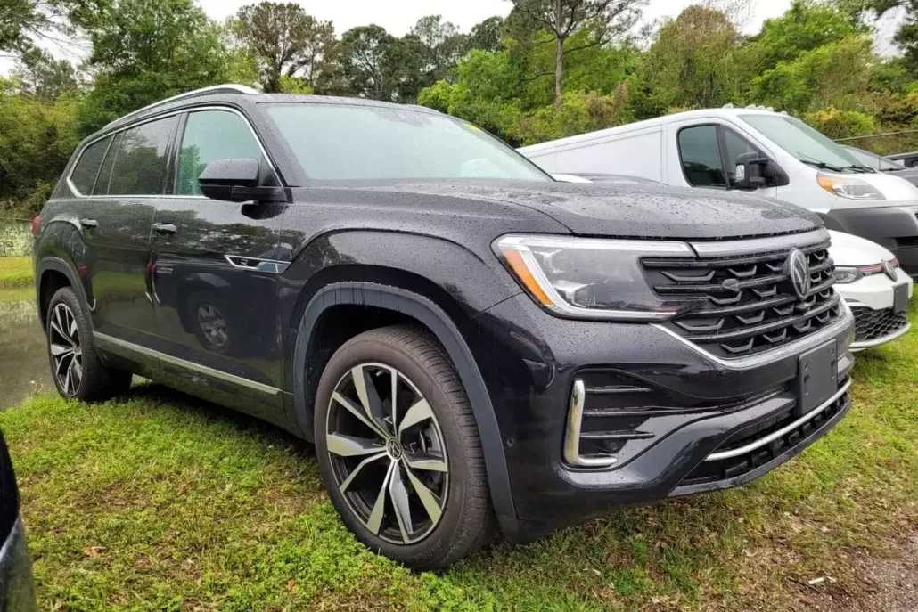 2024 Volkswagen Atlas SEL Premium R-Line photo 1