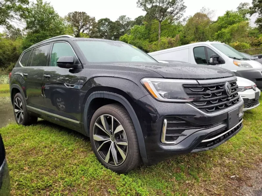 2024 Volkswagen Atlas SEL Premium R-Line photo 1