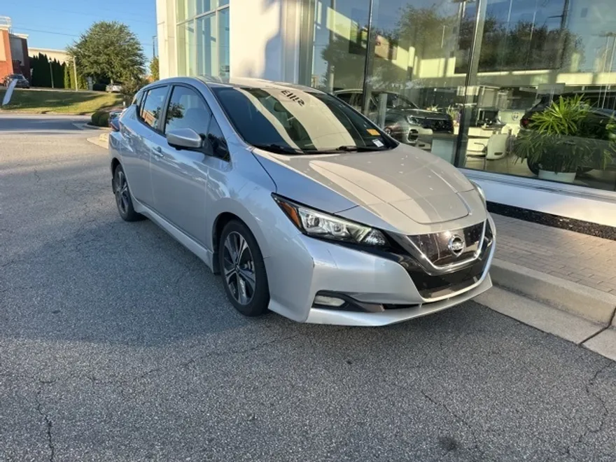 2020 Nissan Leaf SV photo 1